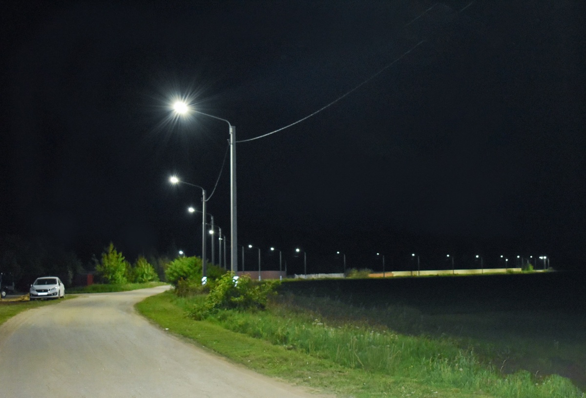 Под се. Дорожная тумба с искусственным освещением. Освещение на дорогах Рязанской области.